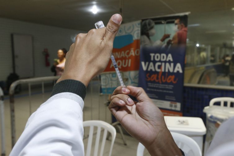 Anvisa atualiza composição de vacinas contra gripe para 2025