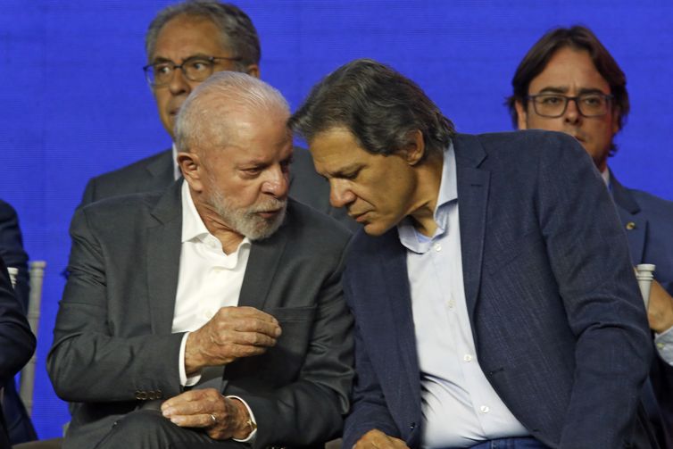 Lula anuncia linha de crédito para quem perdeu bens com apagão em SP