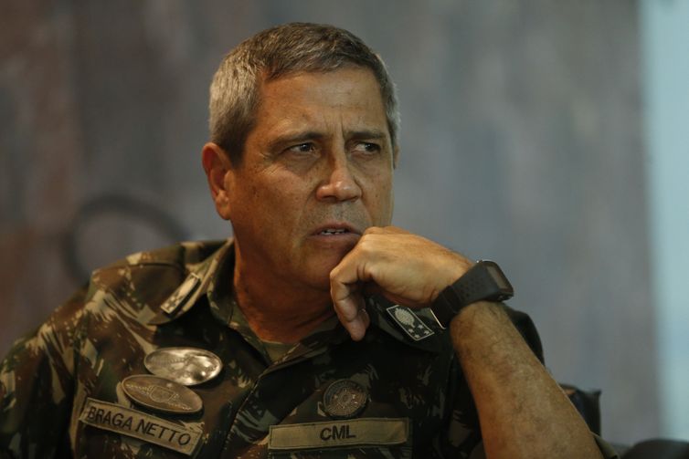 Defesa de Braga Netto ressalta lealdade do general a Bolsonaro