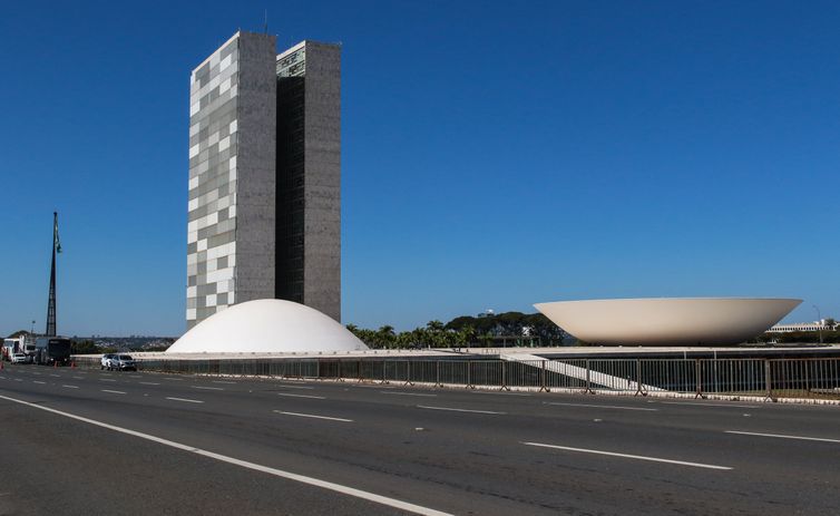 Senado e Câmara elegem novos presidentes neste sábado