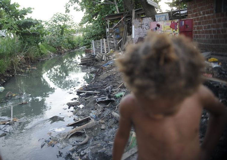 Falta de saneamento provocou mais de 340 mil internações em 2024