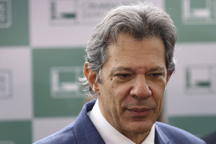 Haddad prevê queda da inflação em 2025 por causa de supersafra 